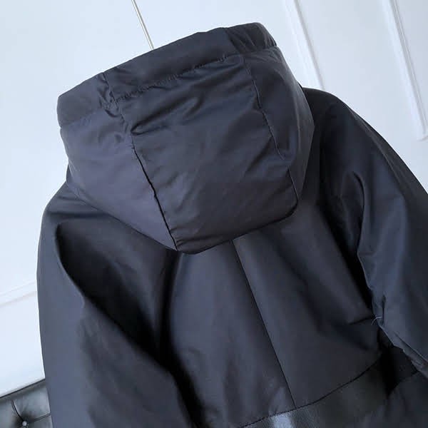 激安価格！プラダ スーパーコピー Re-Nylonダウンジャケット pui04262